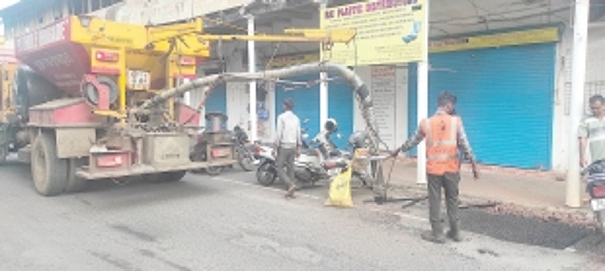 Potholes filled up on emergency basis in Panjim