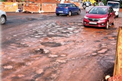 Potholes.... potholes  everywhere.... No motorable road