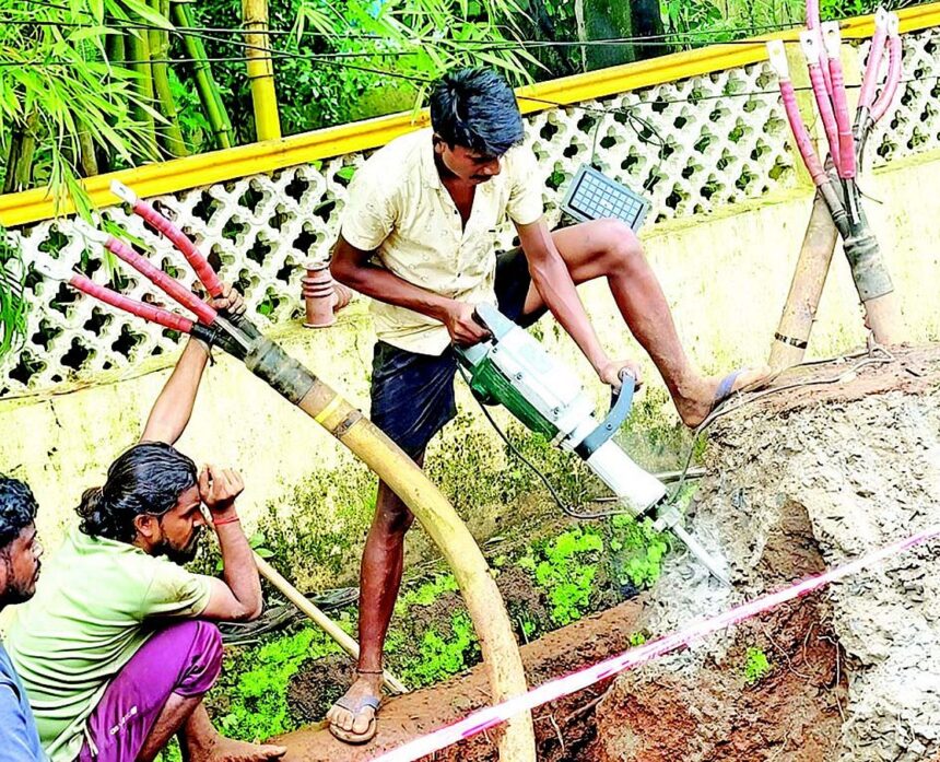 Power dept should penalise erring contractors 1 Power dept should penalise erring contractors