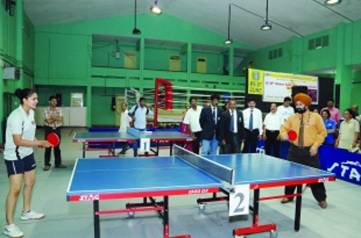 Prajakta on verge of clinching title