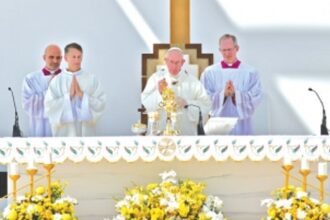 Prayer in Konkani uplifts Goan spirits at Papal mass
