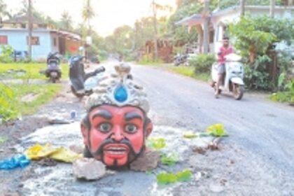 Pregnant woman injured after falling in pothole at Ganjem