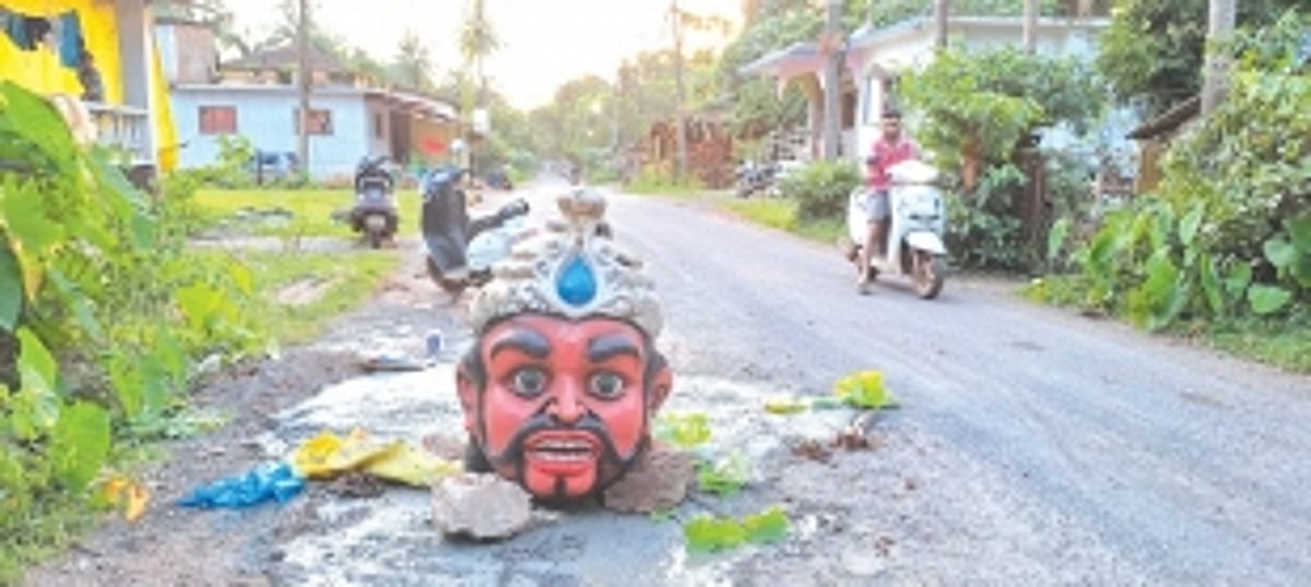 Pregnant woman injured after falling in pothole at Ganjem