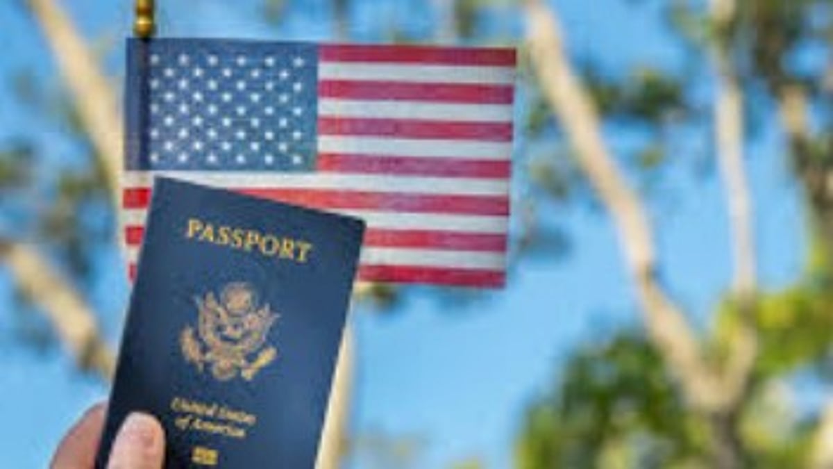 Pressure on Elderly Indian Green Card Holders to Relinquish Residency at US Airports