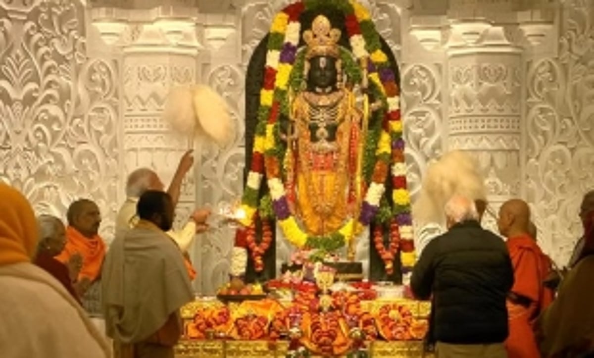 Prime Minister Narendra Modi Unveils Ram Lalla's Idol During Historic Pran Pratishtha Ceremony in Ayodhya