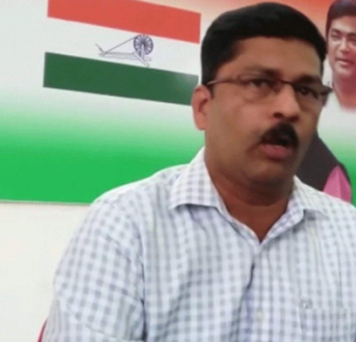 Probe nepotism in tender process: Cong