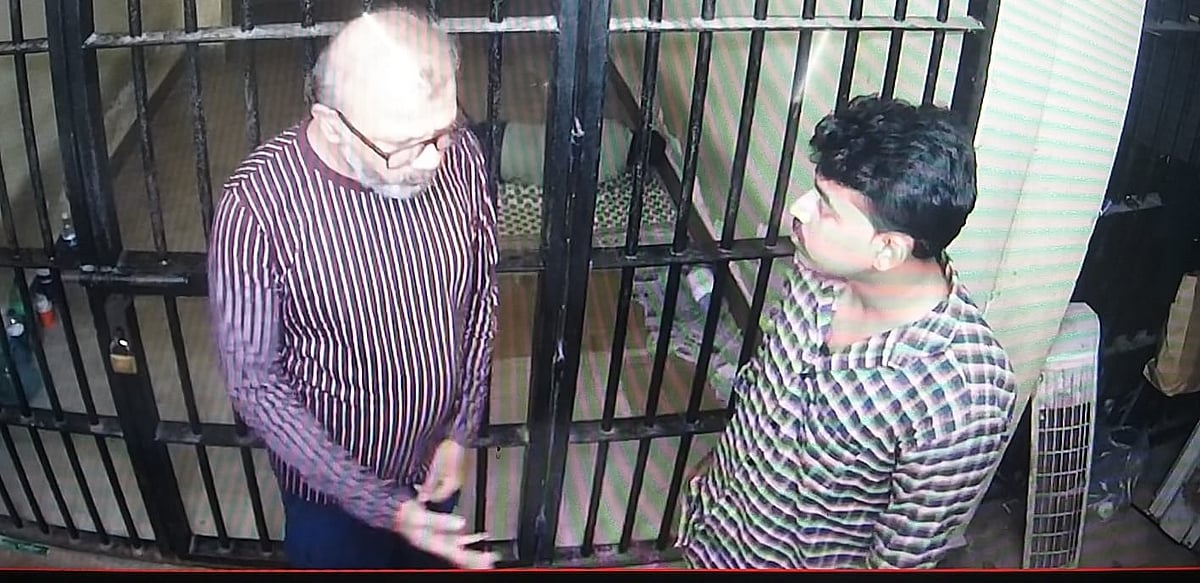 Proclaimed Offender Siddique Khan Escapes Crime Branch Custody