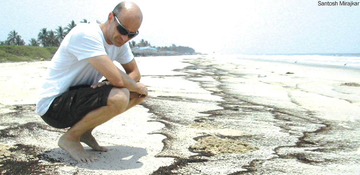 Protestors stopped by the police near the Kadamba bus stand Panjim.