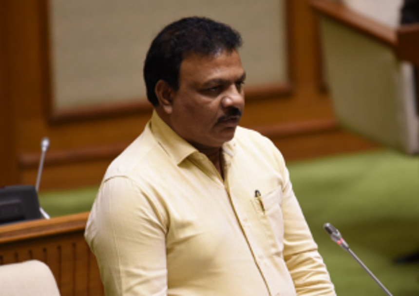 Protestors visit Nuvem MLA’s house, demand scrapping of projects