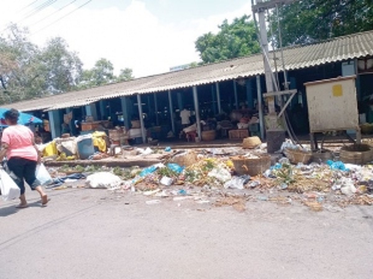Provide adequate number of garbage bins at market places