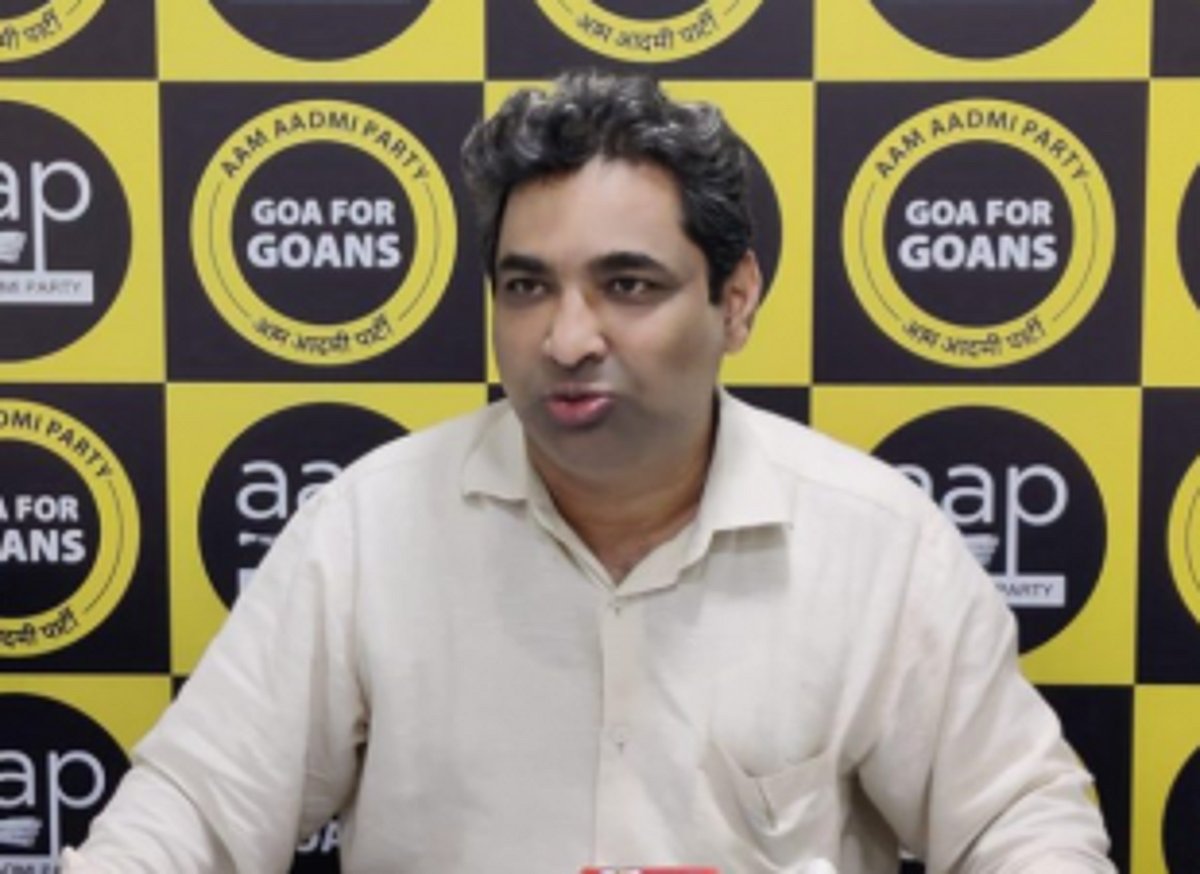 Provide comprehensive plan to fight third wave: AAP