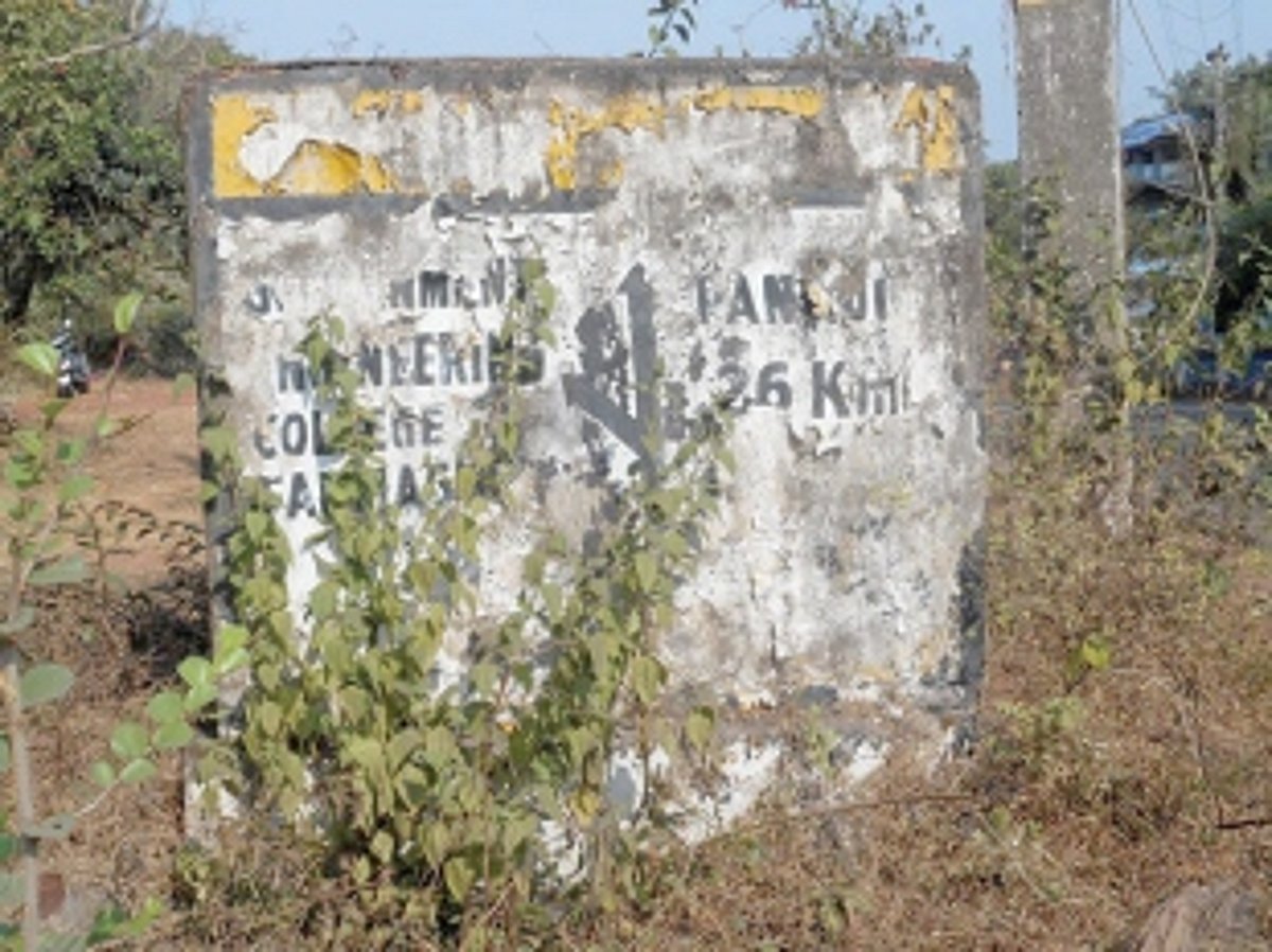 Provide facelift to  Farmagudi signboard