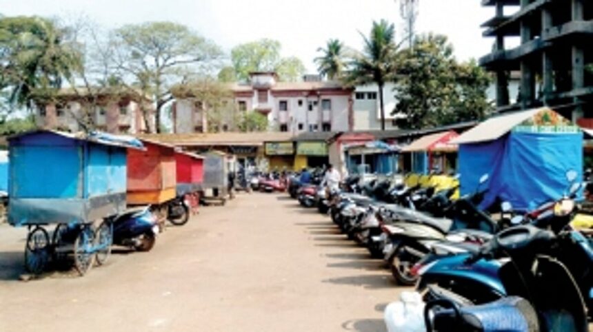 Provide parking space first, challan later for violations: Ponda motorists 1 Provide parking space first, challan later for violations: Ponda motorists