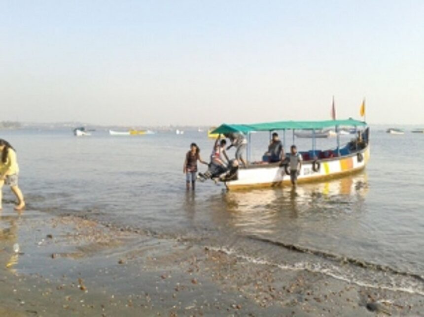 Provide platforms to get into boats