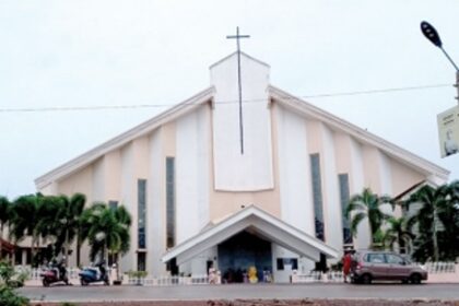 Provide traffic circle  near Bambolim Shrine
