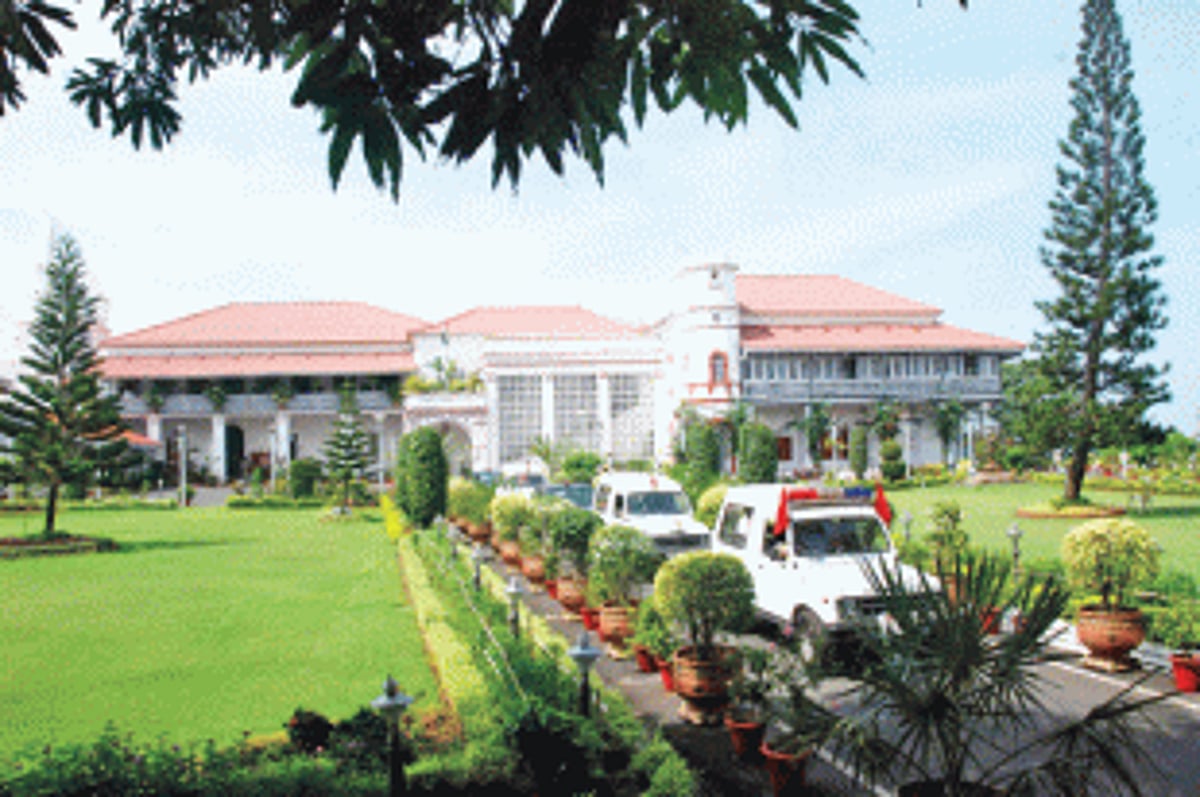 Public visits to Raj Bhavan  from today