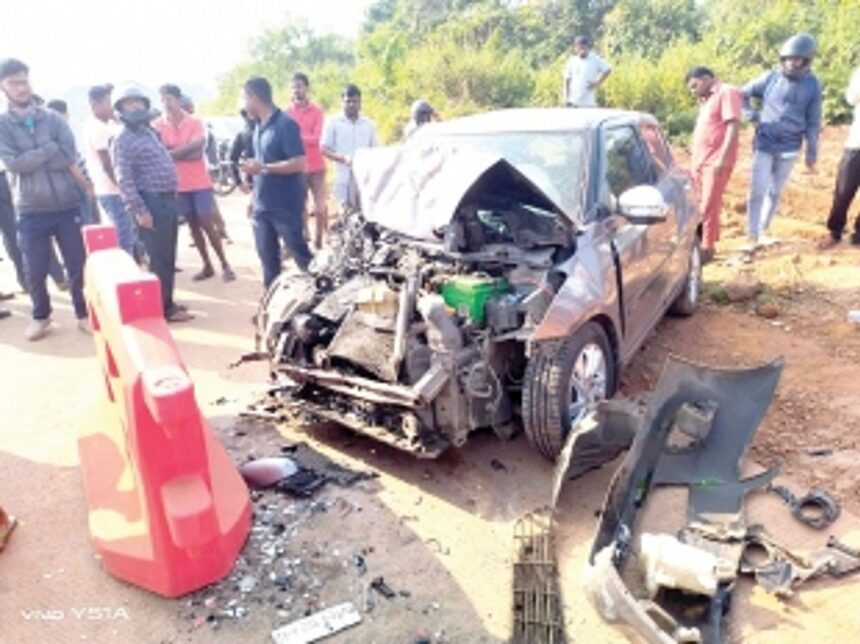 Pune youth killed in  NH accident at Dhargalim