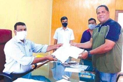 QMC polls: 76 file papers