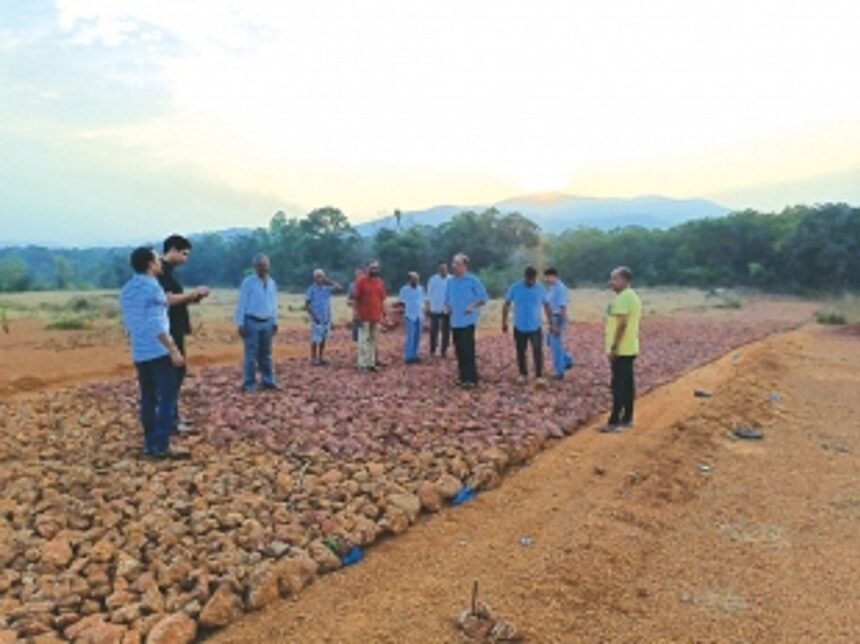 Quepem temple land grabbed, sold illegally, allege Mahajans 1 Quepem temple land grabbed, sold illegally, allege Mahajans