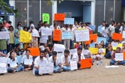 RAPE OF W.BENGAL DOCTOR: GMC doctors stage protest demanding stringent laws for doctor’s safety