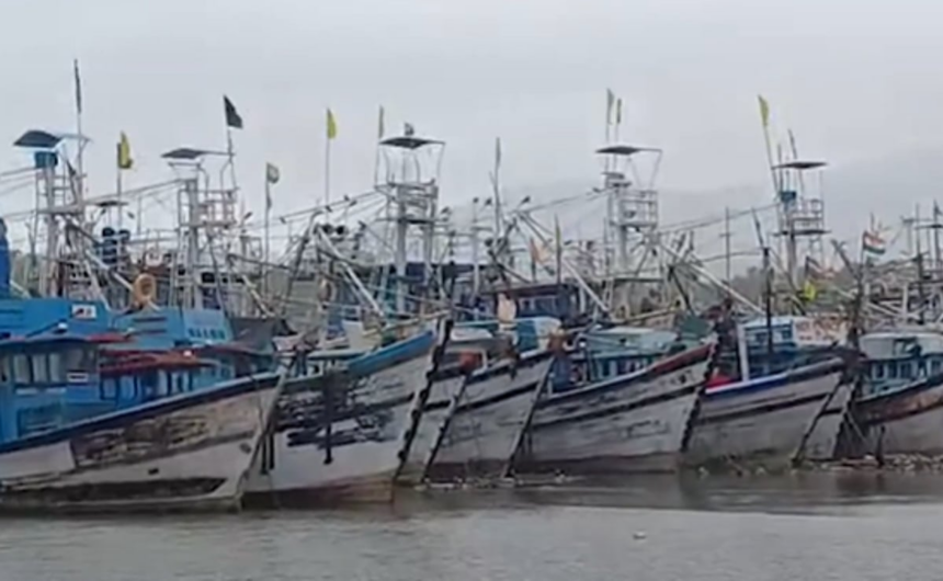 Rachol Jetty Faces Chaos Over Unauthorized Boat Parking and Health Concerns