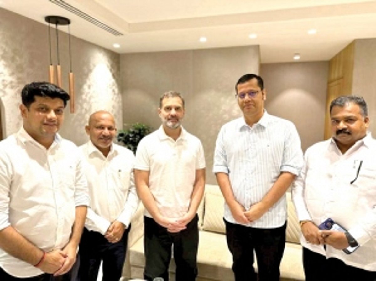 Rahul discusses party matters with State leaders during his overnight visit to Goa