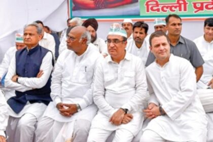 Rahul leads Congress fast against Modi govt, BJP dubs it ‘farce’