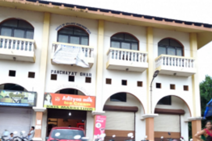 Raia GS discusses cell towers, rising migrant populace