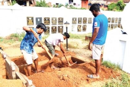 Raia priest, parish youth help the dead get a decent burial