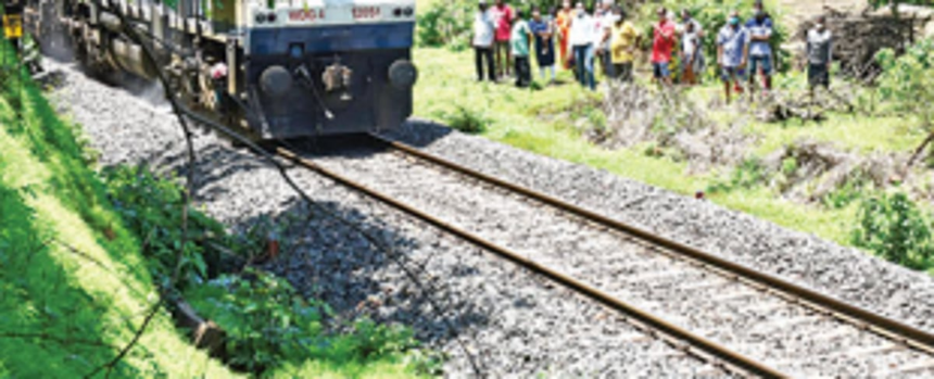 Railways buried storm  water drains, allege Velsao-Pale locals