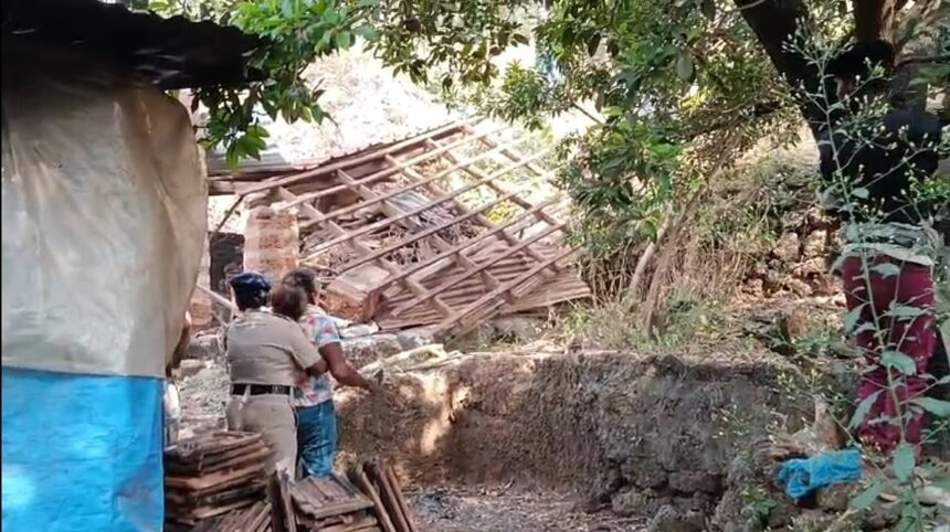Railways do demolition by locking owners, allege activists. 1 Railways do demolition by locking owners, allege activists.