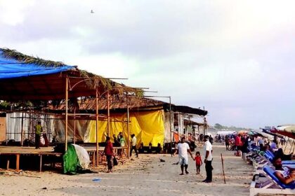 Rain plays spoilsport for
beach shack operators