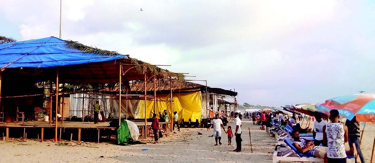 Rain plays spoilsport for
beach shack operators