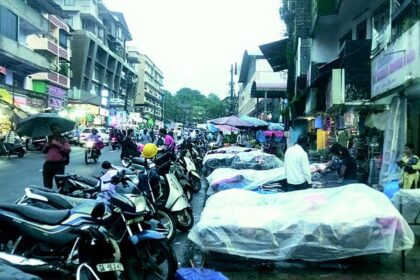 Rains dampen the spirits of Ponda vendors, customers