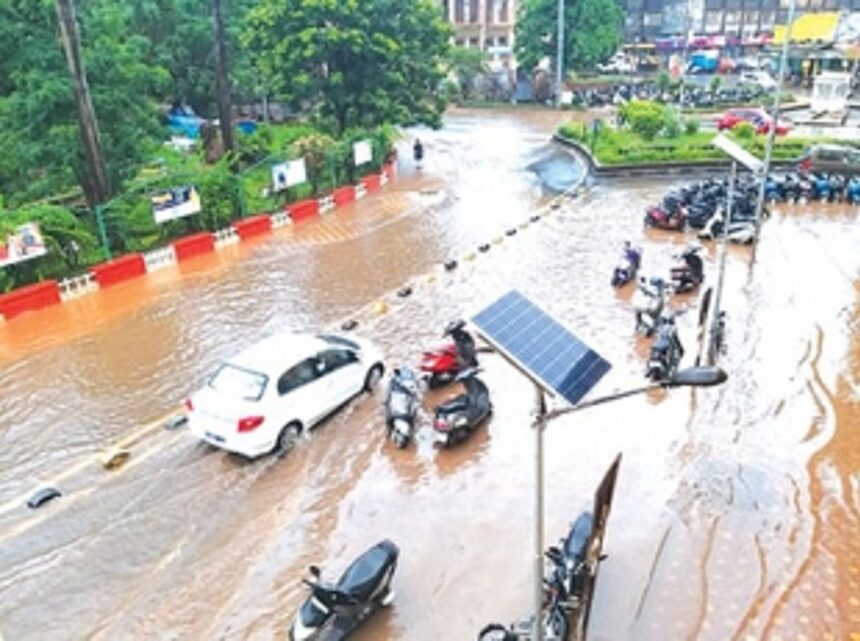 Rainwater causes flooding around Margao, enters district collectorate