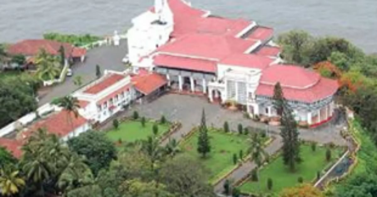 Raj Bhavan brought under  RTI Act purview