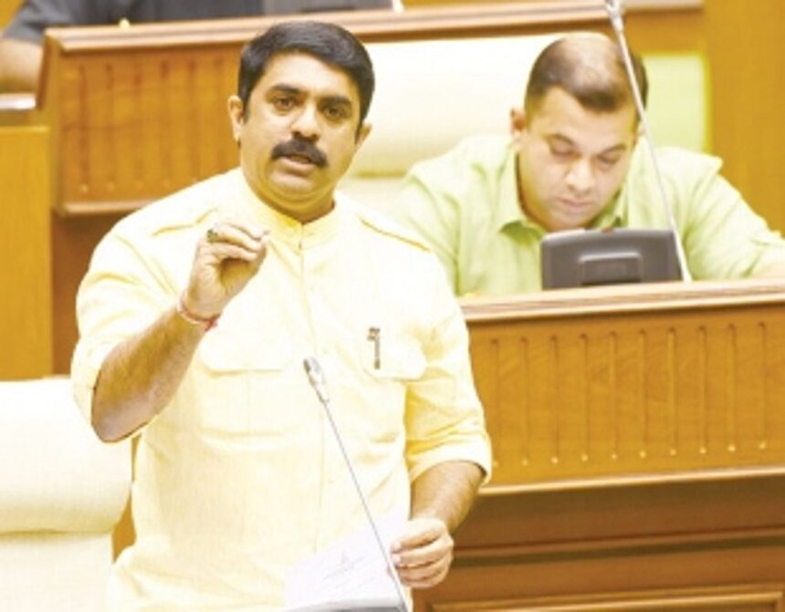 Rallying the Opposition, Vijai flusters the government during the assembly