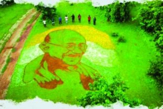 Rangoli artists create land art  honouring Gandhiji and Tricolour