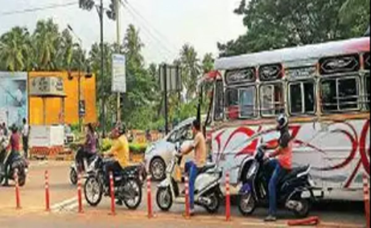 Ranwanfond traffic island poses a risk of accidents