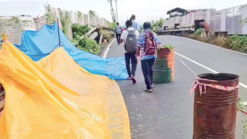 Rawanfond Railway Bridge in Margao Closed After Retaining Wall Collapse 1 Rawanfond Railway Bridge in Margao Closed After Retaining Wall Collapse