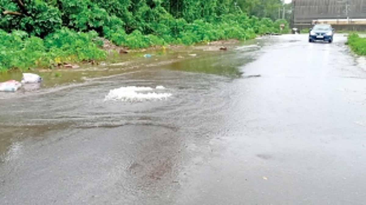 Rawanfond residents left fuming  as sewage mixes with rainwater
