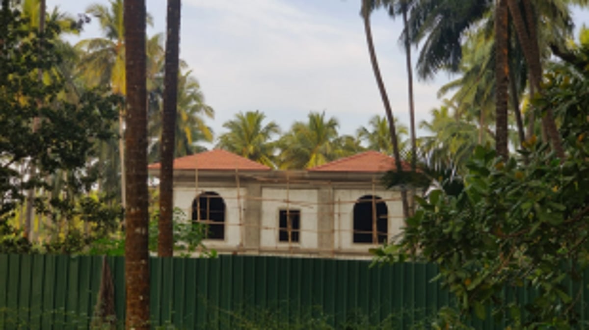 Raze Old Goa  bungalow like Curlies, demand activists