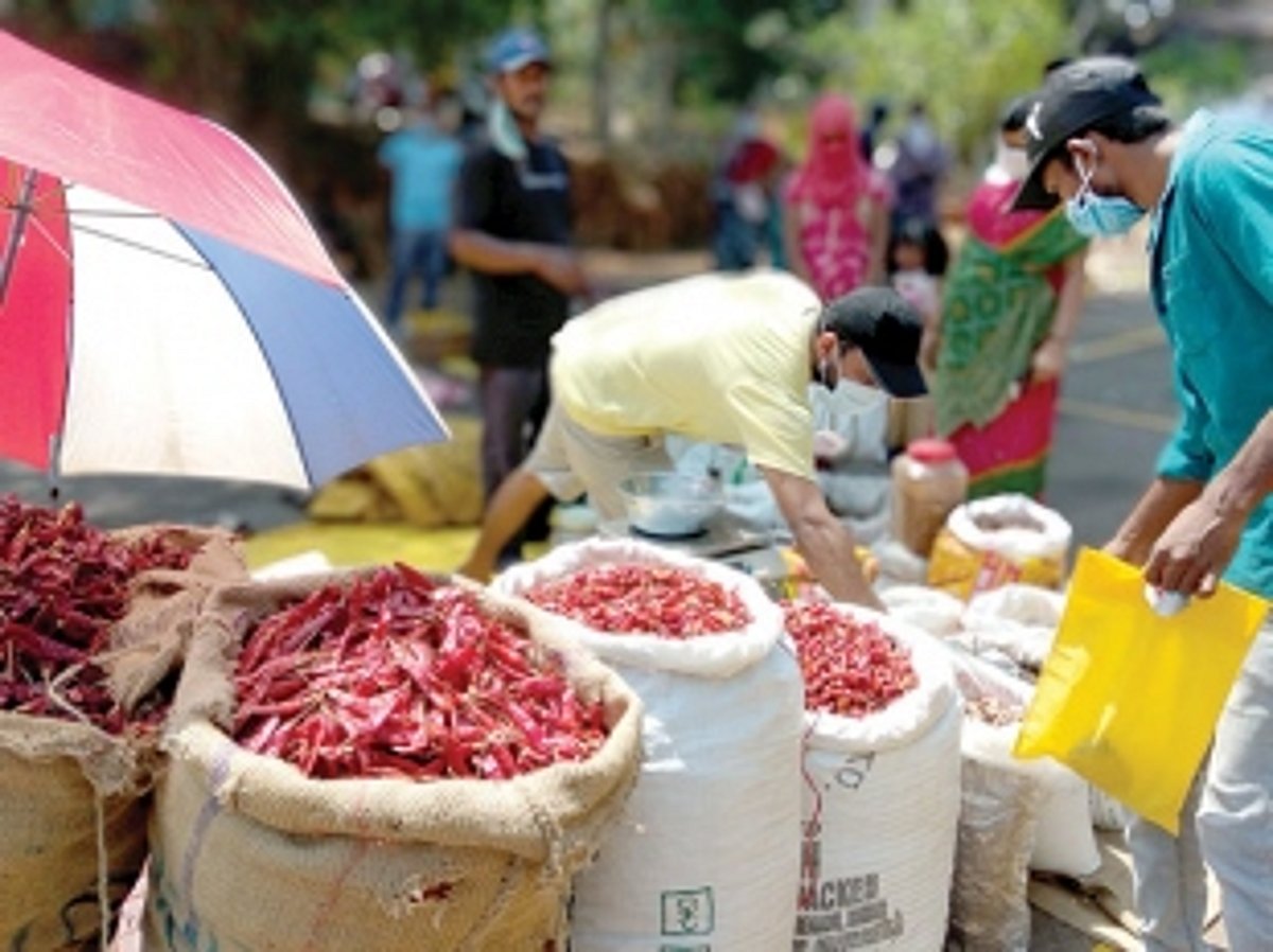 Red chillies sold at inflated rates in Ponda