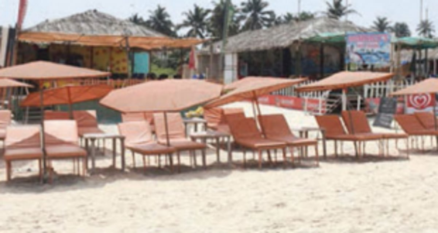 Red flag flies in tourism areas