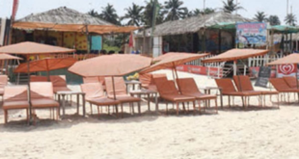 Red flag flies in tourism areas