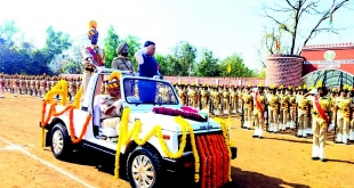 Refrain from wrong deeds, which could blemish image of police dept, says CM