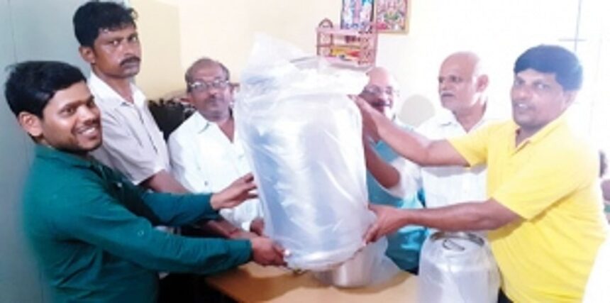 Release subsidy on time,  plead Sattari farmers