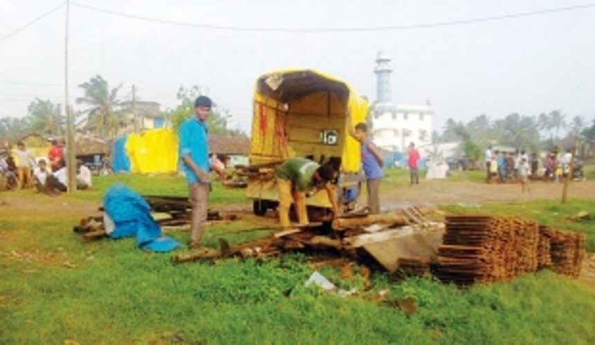 Remaining eight huts to be demolished on Monday 1 Remaining eight huts to be demolished on Monday