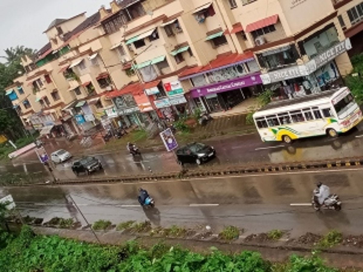 Remove garbage heaps from Margao-Navelim road