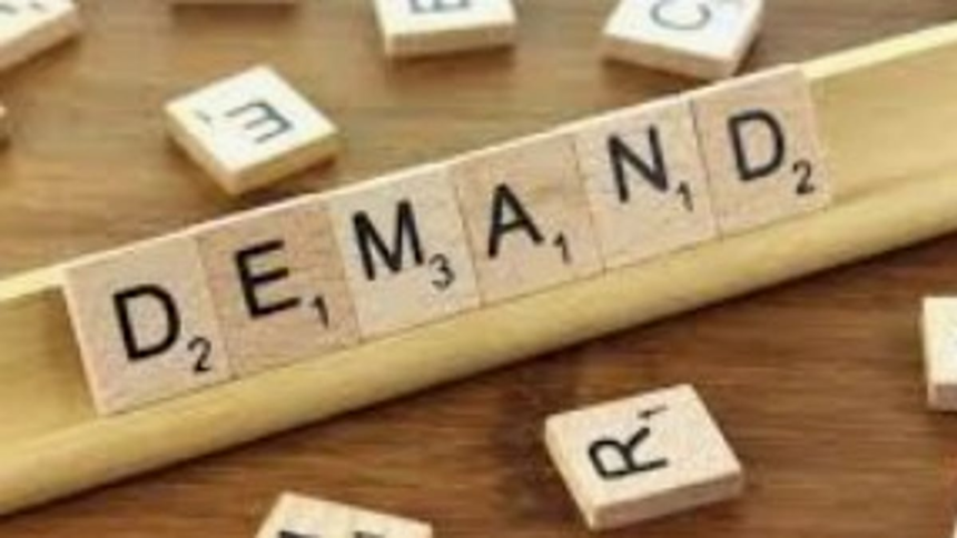 Rent-a-Car Operators in North Goa Demand Reconsideration of State’s Halt on New Cab Licenses 1 Rent-a-Car Operators in North Goa Demand Reconsideration of State’s Halt on New Cab Licenses